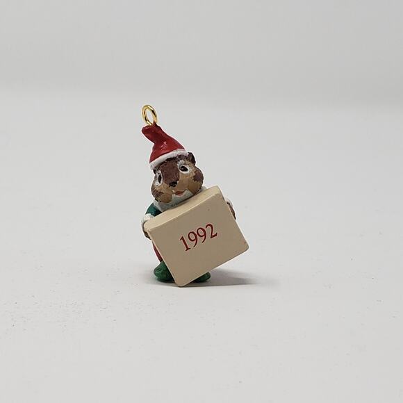 1992 Hallmark Chipmunk Parcel Service Keepsake Christmas Holiday Ornament - Picture 3 of 7
